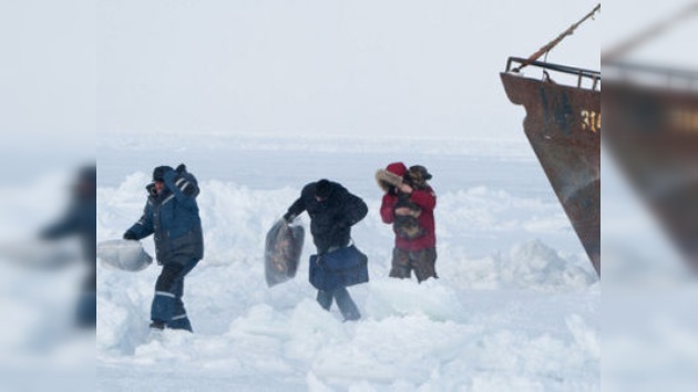 El mal tiempo dificulta el rescate de los barcos en el Mar de Ojotsk