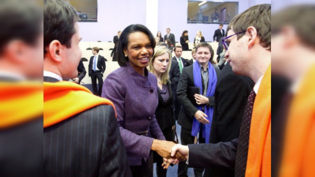Condoleezza Rice visitó la Escuela de Management de Skólkovo