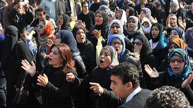 Protestas en Egipto: Miles de manifestantes bloquean la entrada a Port Said