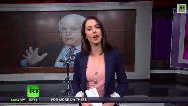 „Rassistischer Drecksack“ - Abby Martin knüpft sich John McCain vor