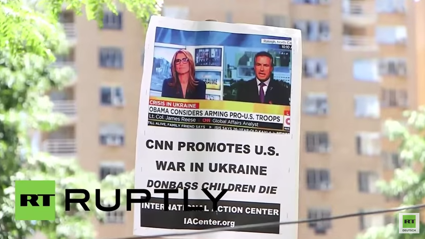 New York: „CNN fördert den US-Krieg in der Ukraine"– Protest gegen US-Medien vor CNN Gebäude