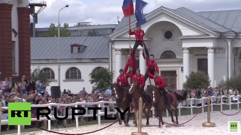 Moskau: Dschigiten-Reiter des Kreml zeigen ihr Können zum Tag Russlands