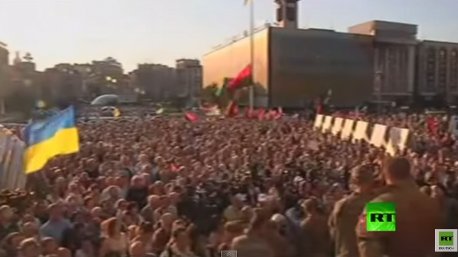 Maidan 2.0? Rund 6.000 Anhänger des Rechten Sektors fordern auf dem Maidan Referendum