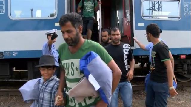 Live aus Ungarn: Geschehen nach Zug-Stopp am Bahnhof in Bicske – Flüchtlinge im Hungerstreik