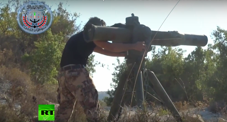 FSA-Video zeigt angeblich Abschuss von russischem Helikopter mit US-gefertigter TOW-Rakete 