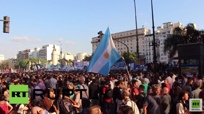 Erste Amtshandlung Verfassungsbruch: Neuer Präsident Argentiniens provoziert Massenproteste