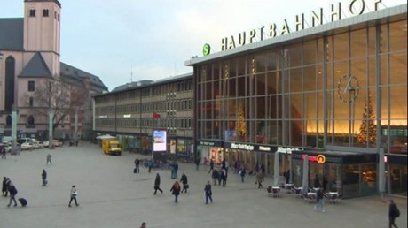 Live: Pegida-Demo und Gegenprotest am Kölner Hbf nach Übergriffswelle auf Frauen in Silvesternacht