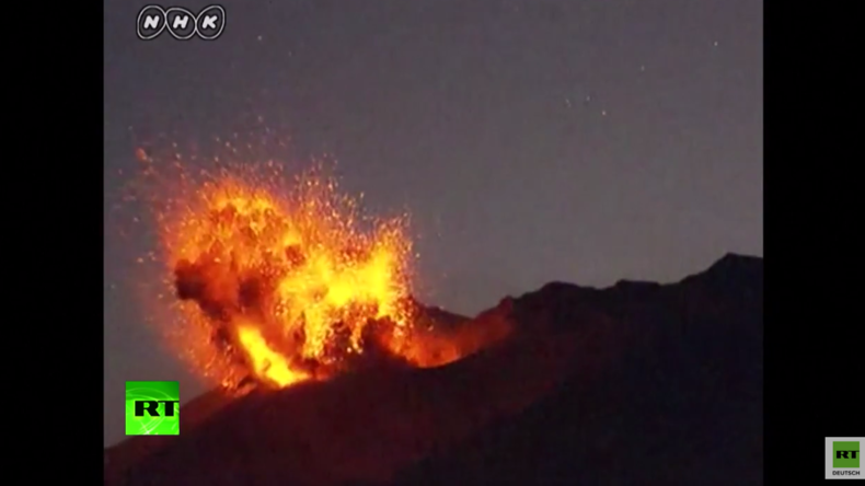 Video zeigt spektakulären Vulkanausbruch in Japan 
