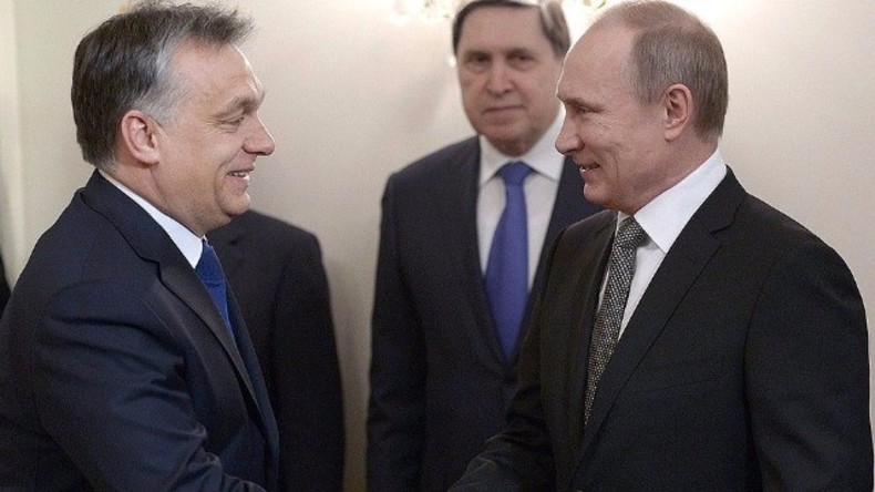 Live: Putin und Orban halten Pressekonferenz nach Treffen in Moskau (engl. Übersetzung)