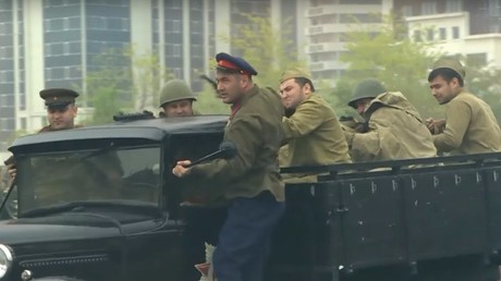 Live: Russlands Kommunistische Partei feiert 98-Jähriges seit der Gründung der Roten Armee