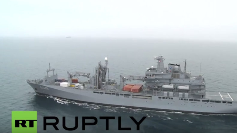 NATO-Schiffe überwachen Mittelmeer wegen Flüchtlingskrise – Deutsches Flaggschiff ist auch dabei