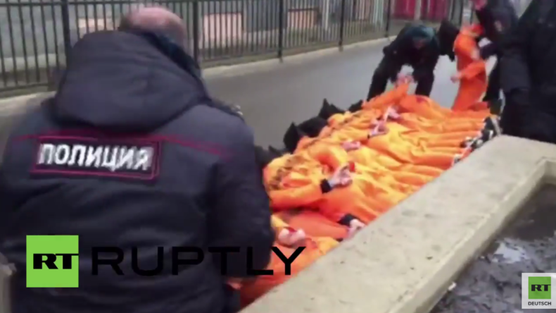 Moskau: Aktivisten veranstalten Anti-Guantanamo-Protest vor US-Botschaft