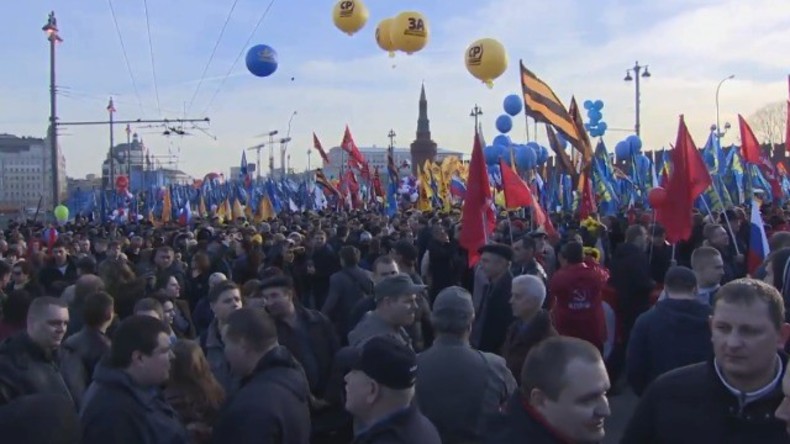 Live: Feierliche Kundgebung in Moskau zum zweijährigen Jubiläum der Wiedervereinigung mit der Krim