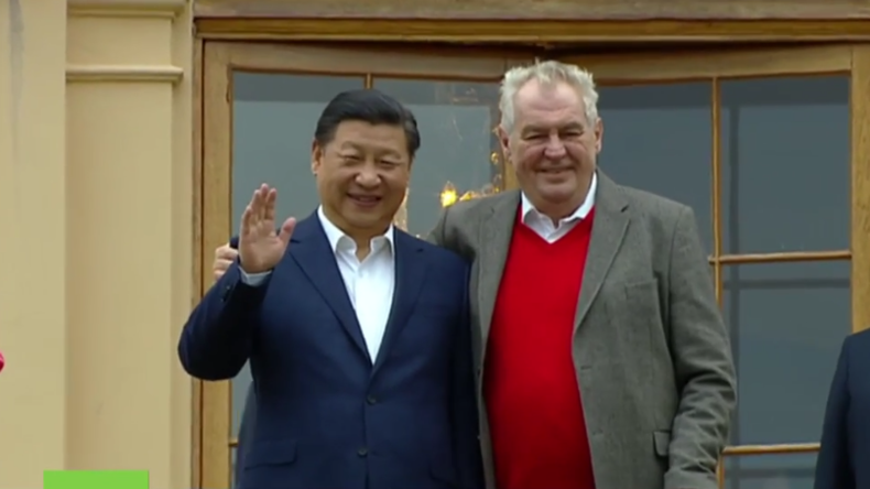  Live: Chinas Präsident Xi Jinping und der tschechische Präsident Zeman geben Pressekonferenz