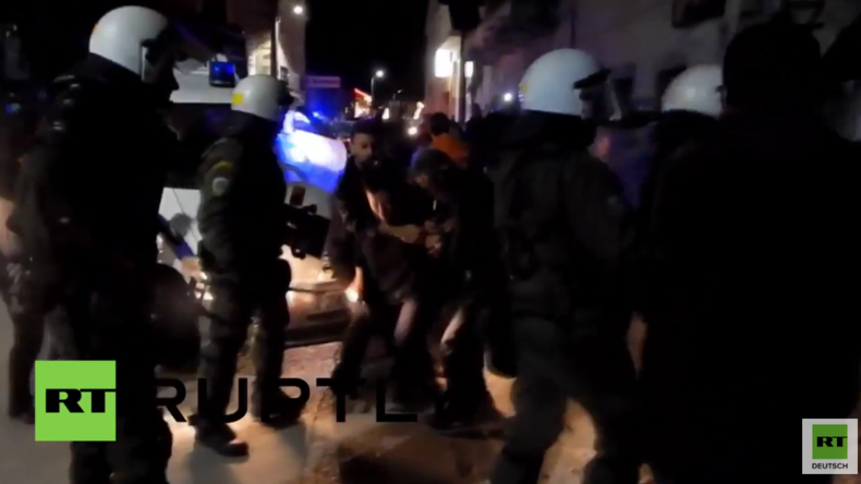 Griechenland: Schwere Zusammenstöße zwischen Flüchtlingsgegnern und Polizisten auf Chios