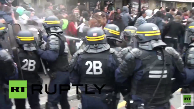 Paris: Verletzte und gewaltsame Verhaftungen bei erneuten Protesten gegen Arbeitsrechtsreform 