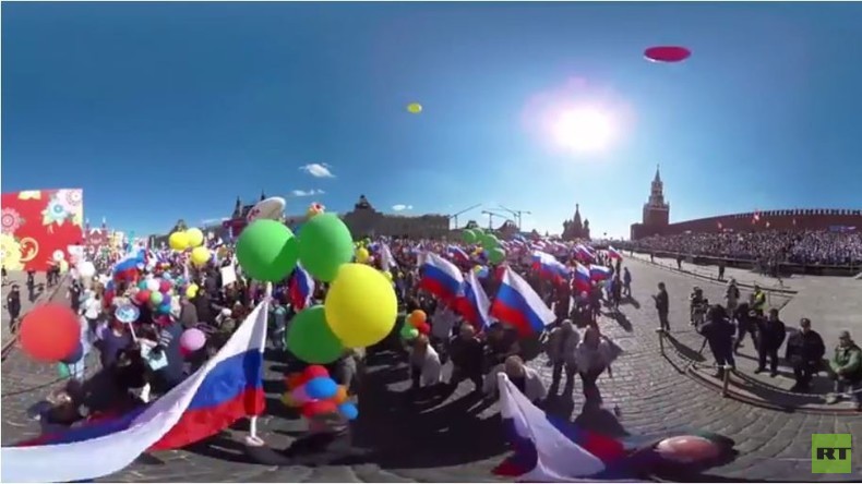 1. Mai Parade in Moskau in der 360 Grad Panoramaperspektive