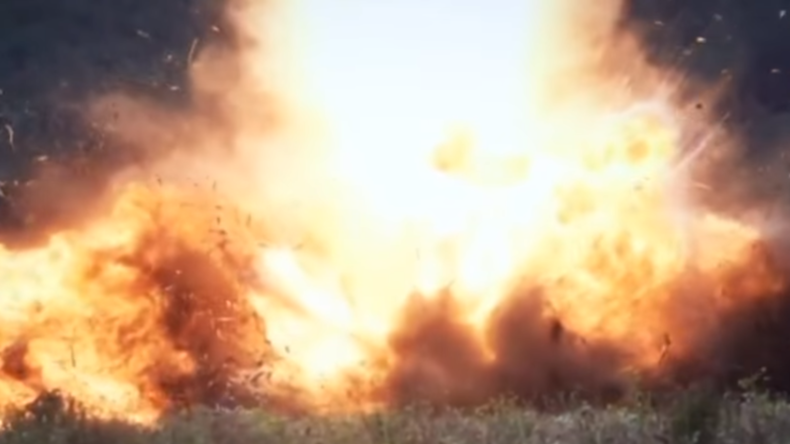 Russisches Verteidigungsministerium veröffentlicht explosives Video zum Tag der „Ostsee-Flotte“