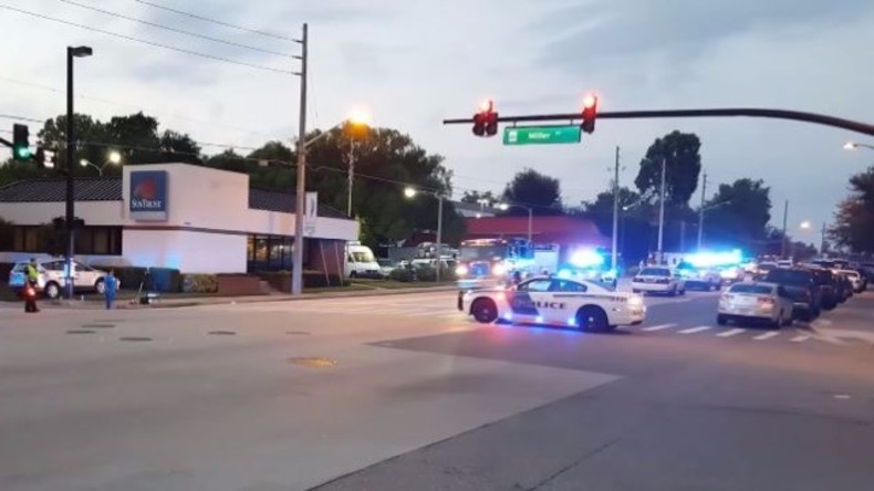 LIVE vom Tatort der Schießerei von Orlandos Nachtclub - Polizei gibt Erklärung 