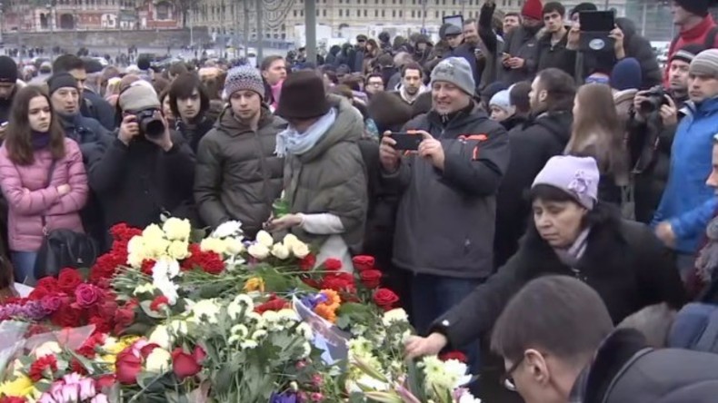 Live: Russische Opposition hält Gedenkmarsch für Boris Nemzow in Moskau
