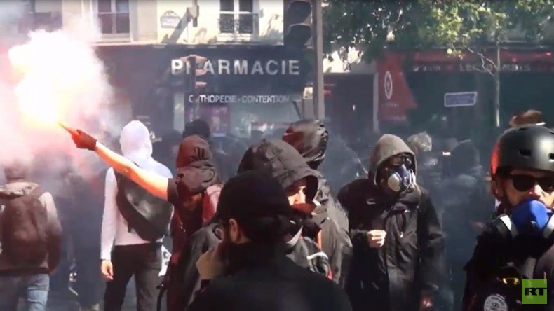 Live: Trotz EM - heftige Proteste in Paris gegen Arbeitsmarktreformen - mehrere Verletzte