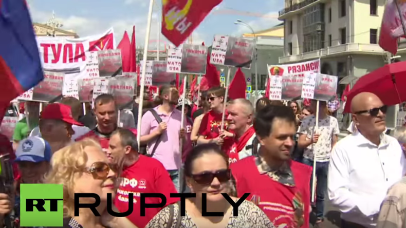 Russland: Hunderte nehmen an Anti-NATO-Kundgebung der Kommunistischen Partei in Moskau teil
