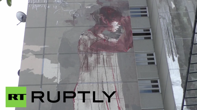 Berliner schockiert über „blutiges Flüchtlings-Graffiti“ - Petition zur Entfernung gestartet
