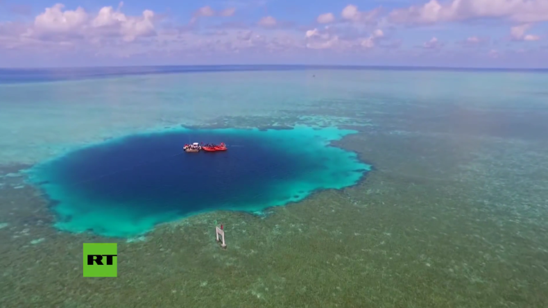 Ein Tauchertraum wird wahr: Tiefstes „Blaues Loch“ im südchinesischen Meer entdeckt