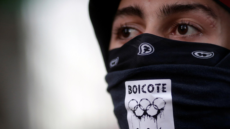 Tränengas und Gummigeschosse für das Olympische Feuer