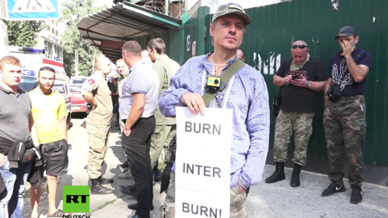 Kiew: „Brenne Inter! Brenne!“ - Rechtsradikales Bataillon „Heilige Maria“ belagert TV-Sender