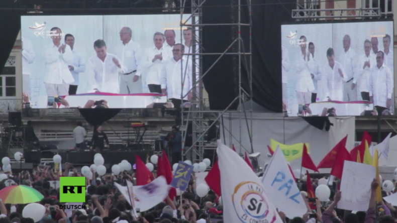 FARC und Regierung schließen Friedensvertrag: Kolumbianer feiern Ende des Bürgerkrieges