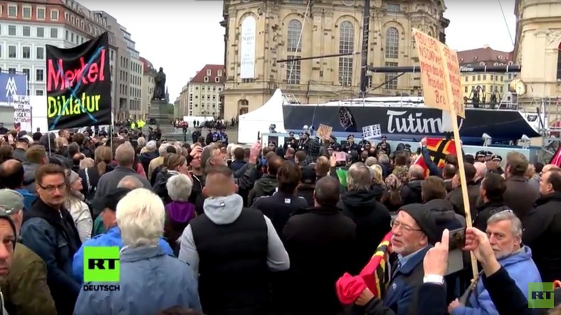 Spießrutenlauf für Merkel und Gauck bei der Einheitsfeier in Dresden