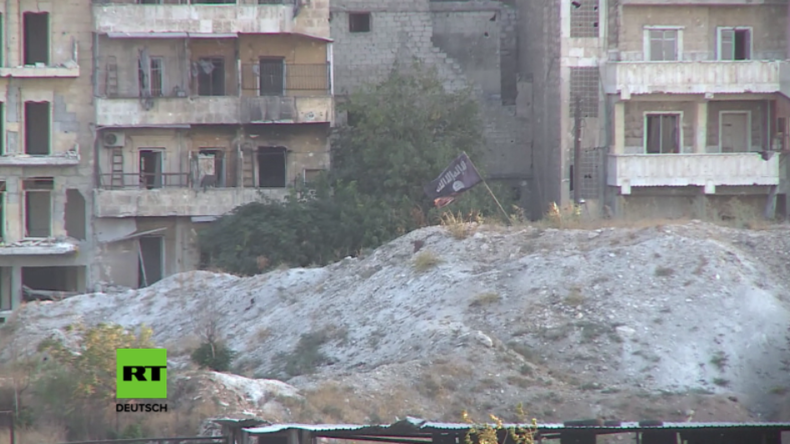 RT-Exklusiv direkt von der Front in Aleppo: IS- und al-Nusra-Flaggen wehen in den „Rebellengebieten“