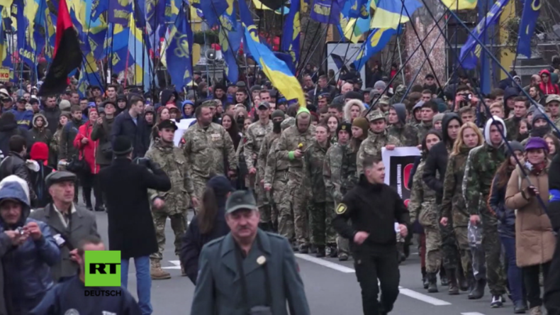Kiew: Tausende Rechtsradikale erinnern an Gründung der UPA - Die Armee, die mit Hitler kollaborierte