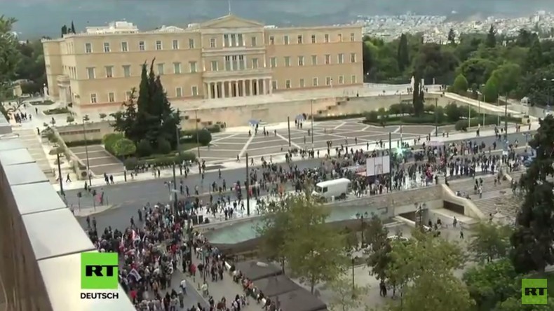 Live: Großdemonstration gegen Kürzungen in Athen – Drohnenaufnahmen
