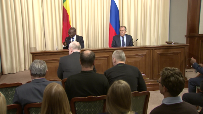 Live: Russischer Außenminister Lawrow gibt gemeinsame Pressekonferenz mit Amtskollegen aus Benin 