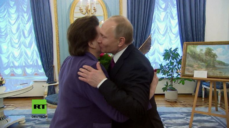 Putin gratuliert erster Frau im All zum 80. Geburtstag.