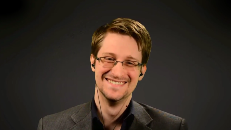 Live ab 17:30 Uhr: Edward Snowden spricht auf CeBIT-Messe in Hannover [mit dt. Simultan-Übersetzung]