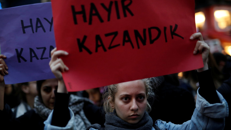 Proteste auf Istanbuls Straßen gegen die Verfassungsänderung: „Nein, wir haben gewonnen“