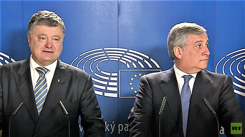 Historischer Tag? Europäischer Parlamentschef langweilt sich, während Petro Poroschenko spricht