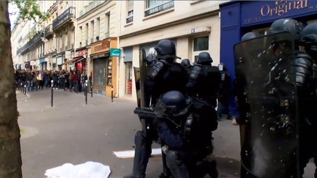 Live: Protest in Paris gegen den neuen Präsidenten Emmanuel Macron