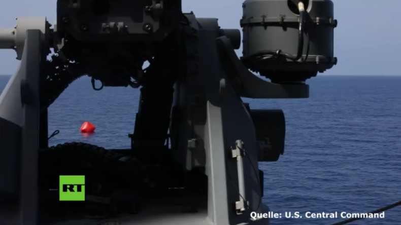 Schießübung auf hoher See: Soldaten der 5. US-Flotte eröffnen Feuer auf „Killer-Tomate“