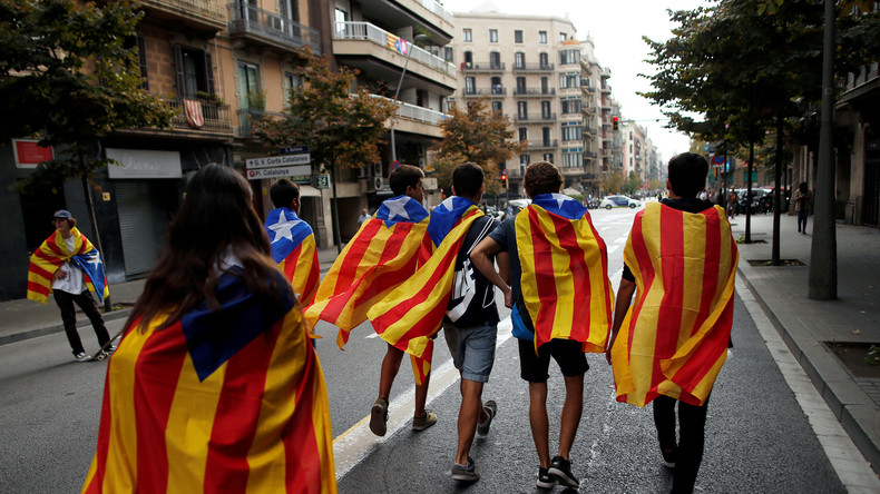 LIVE: Unterstützer der Unabhängigkeit Kataloniens demonstrieren in Barcelona