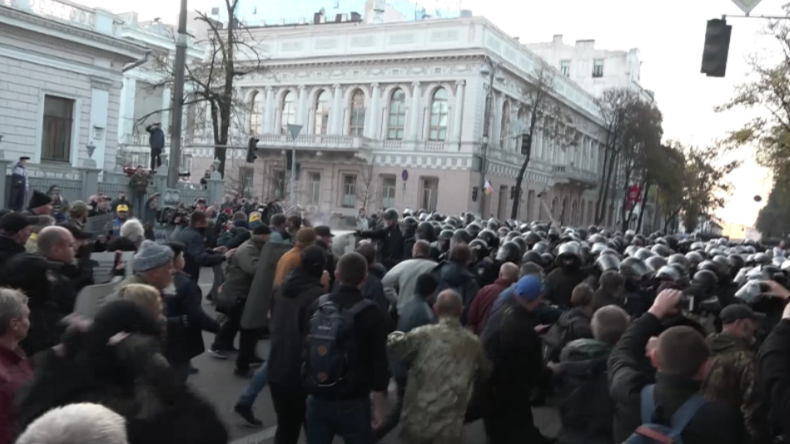 Kiew: Tränengas und Schlagstöcke - Poroschenko beendet Saakaschwilis Traum von einem neuen Maidan