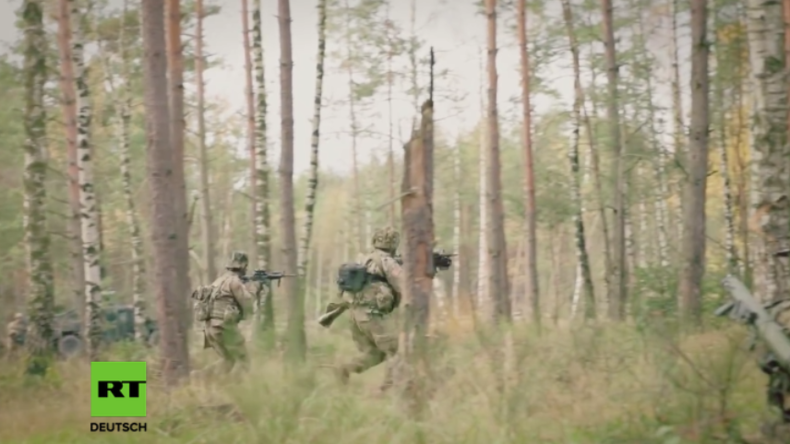 Grafenwöhr: Feuer frei - US-Soldaten halten massives Gefechts-Training im bayerischem Waldgebiet ab