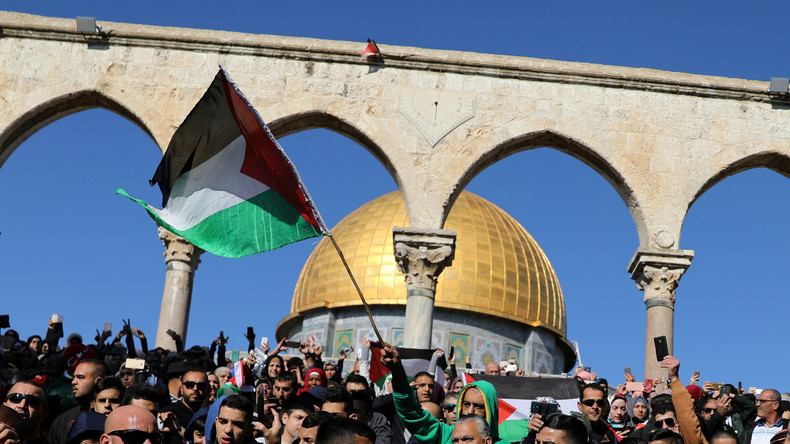 LIVE: Palästinenser protestieren in Jerusalem gegen Trump