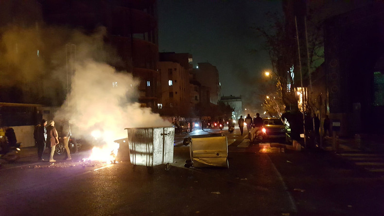 Medienberichte: Zehn Tote bei Protesten im Iran 