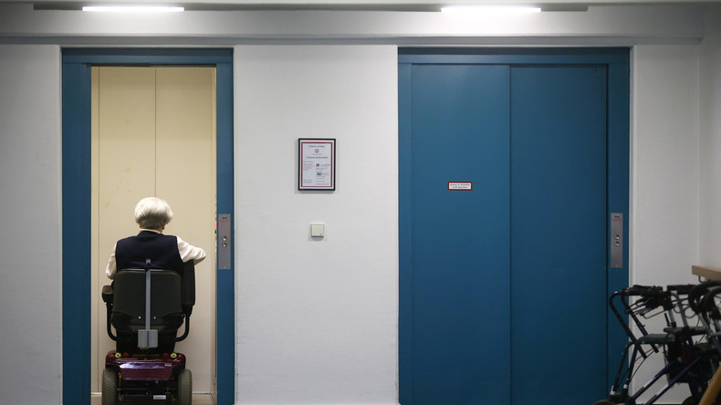 Fahrstuhl des Grauens: Polizeieinsatz nach Schlägerei im Lift eines Seniorenheims 