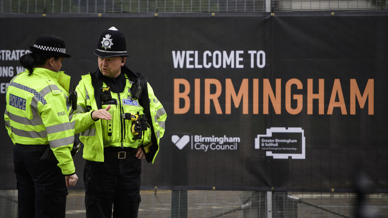 Polizei in Birmingham nimmt sechs terrorverdächtige Neonazis fest 