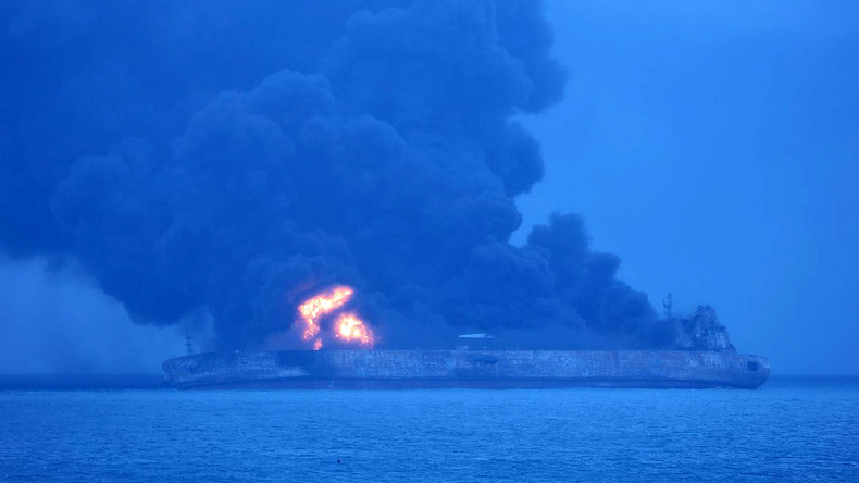 Schiffskollision vor Chinas Küste: Öltanker brennt - 32 Vermisste